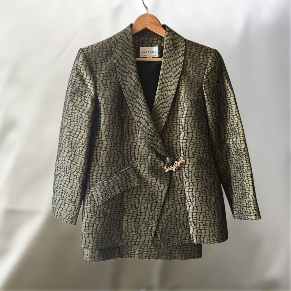 ✨ EUC Vintage Lily & Taylor Premium European Import 2-Piece Skirt Suit CRYSTAL ✨